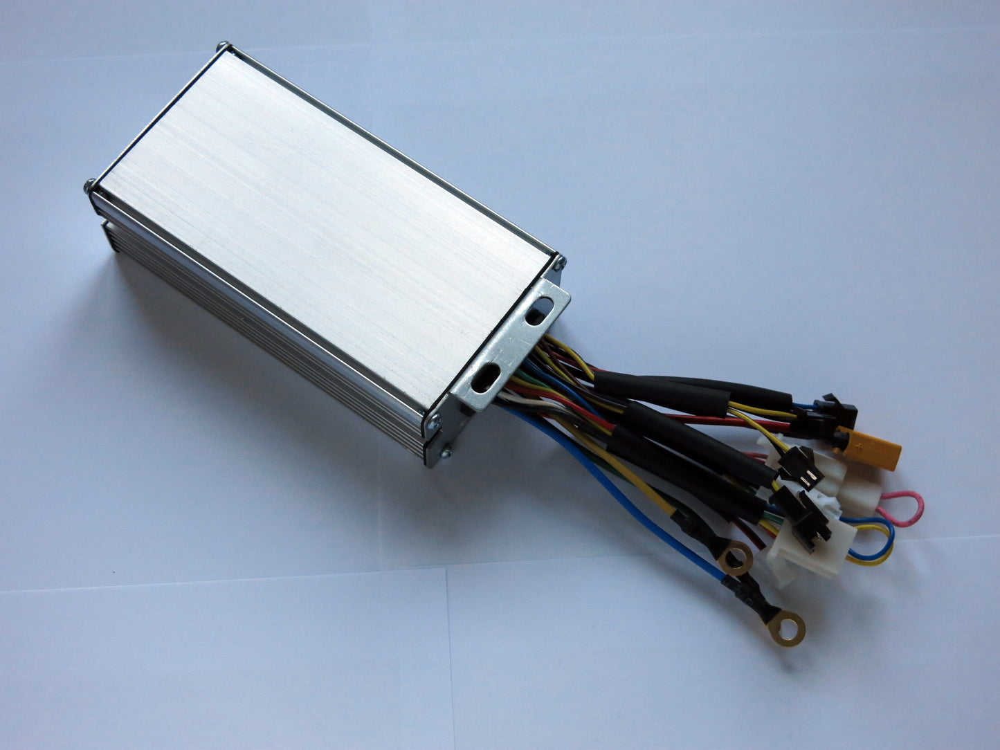 Sensored Brushless Motor Controller 36V/48V 1000W 9-FET 25A KT Sine Wave